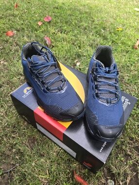 La Sportiva Navy Blue Trail Running Shoes SIZE 43, US 10